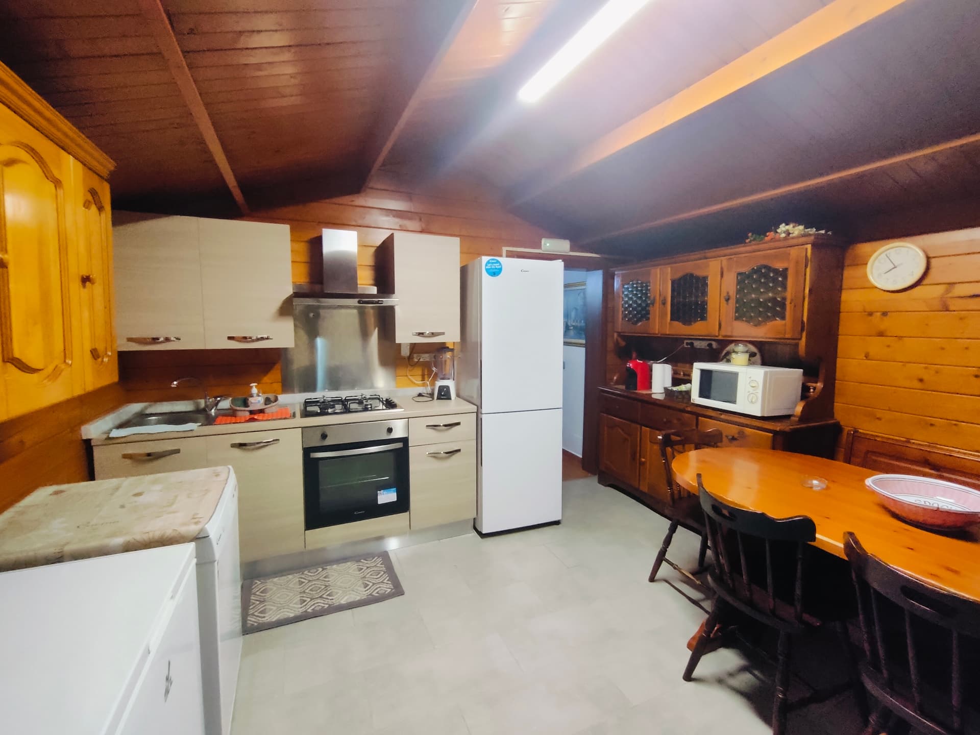 Cucina completamente attrezzata e moderna - Appartamento affitti brevi Vaccarizzo